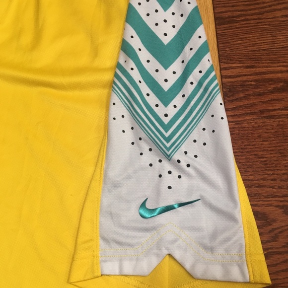 Nike Dri-Fit Basketball Shorts (XL) - Picture 3 of 3